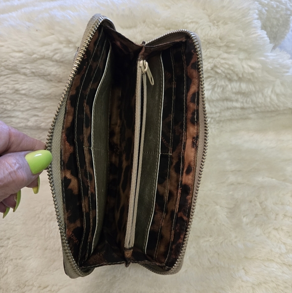 Vintage B Makowsky Accordian Wristlet - Picture 9 of 16